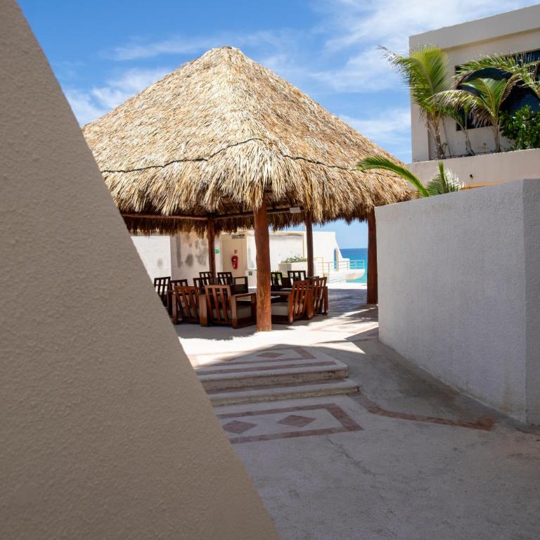 HotelZone L16 Beach Access - One-Bedroom Apartment - 39