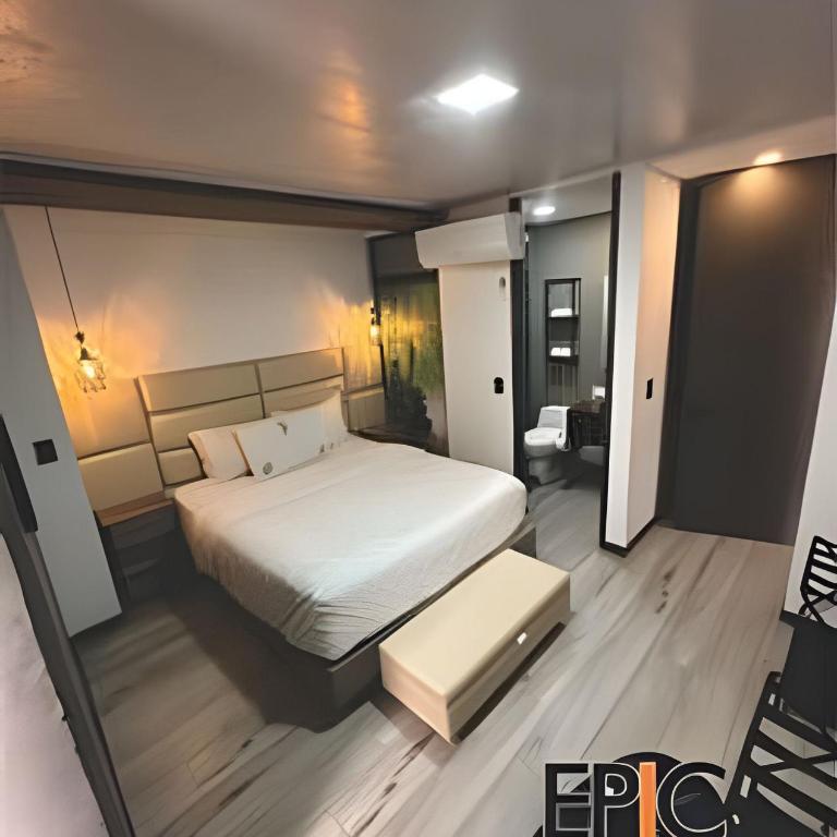 Epic Suite 313 Family Deluxe Airport 3 Rooms 10Pax - Three-Bedroom Apartment Suite - 1