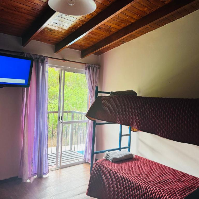 Casa con bajada al Río Potrero de los funes - Casa de 4 dormitorios - 12
