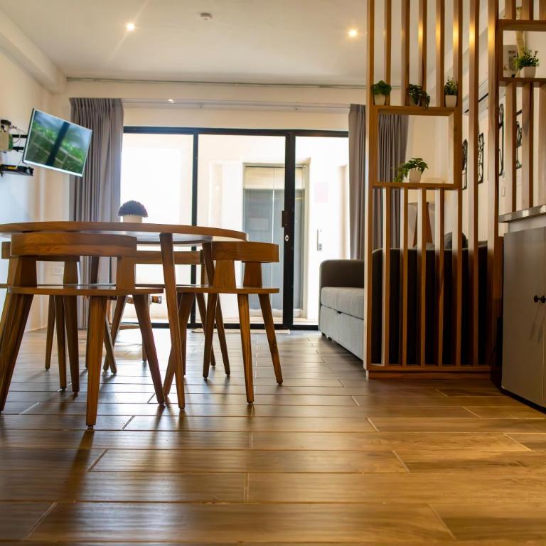 HotelZone L20 Beach Access - Loft - 55