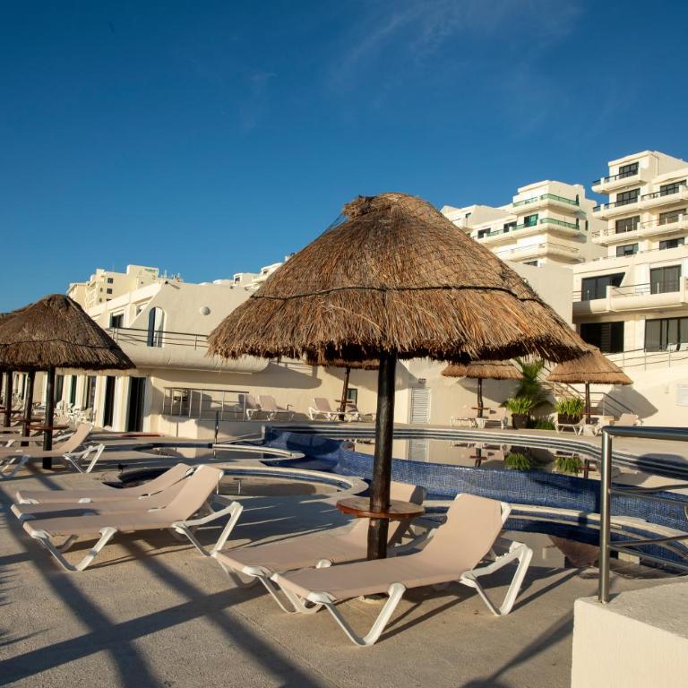 HotelZone L20 Beach Access - Loft - 62