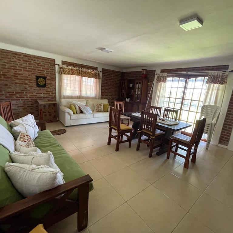 Casa quinta con pileta cerca de Termas Guaychú - Casa de 3 dormitorios - 58