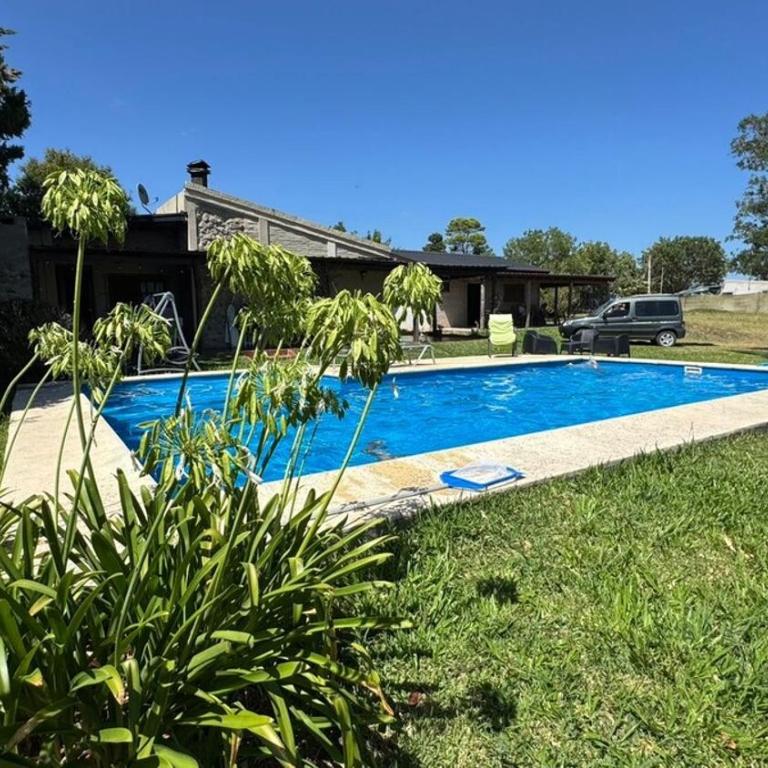 Casa quinta con pileta cerca de Termas Guaychú - Casa de 3 dormitorios - 24