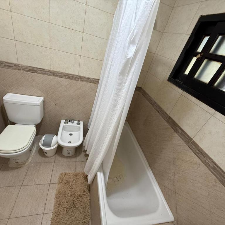 Casa quinta con pileta cerca de Termas Guaychú - Casa de 3 dormitorios - 8