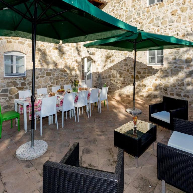 Apartment in a farmhouse with swimming pool - Appartamento - 5