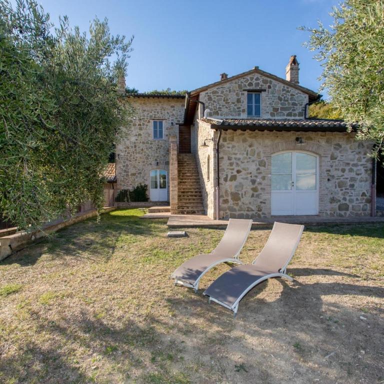 Apartment in a farmhouse with swimming pool - Appartamento - 31