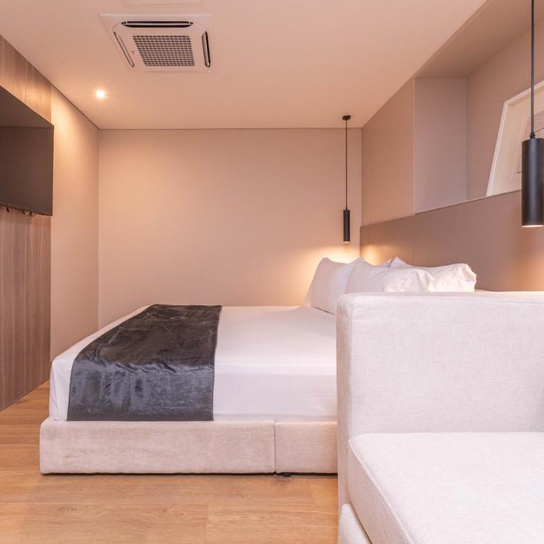 Jatisa Living by HOUSY - One-Bedroom Deluxe Apartment - 5