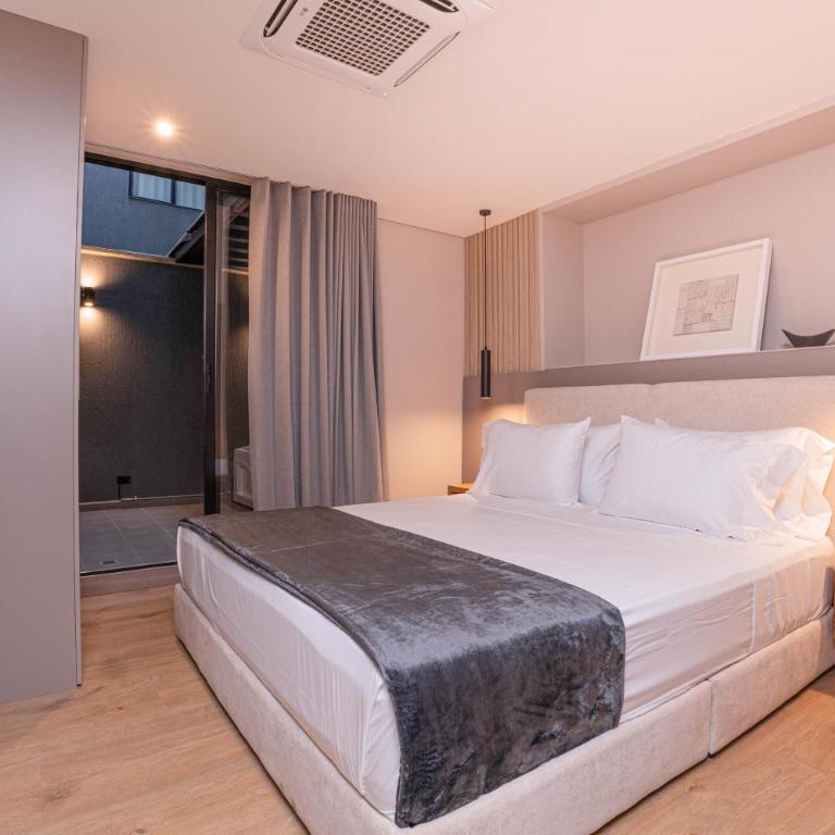 Jatisa Living by HOUSY - Two-Bedroom Deluxe Apartment with Balcony - 4