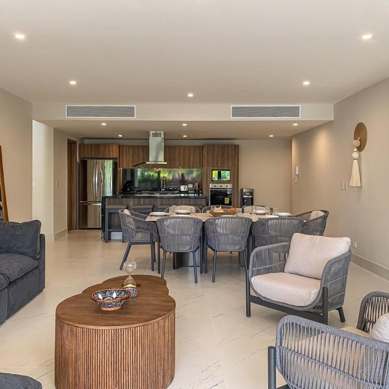 Luxury Retreat in Puerto Cancun with Rooftop Pool - Three-Bedroom Premium Apartment - 7
