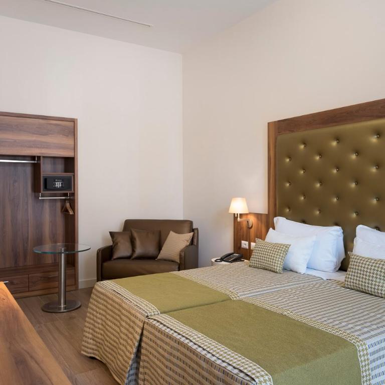 Navona Luxury Guesthouse - Camera Matrimoniale Deluxe con 1 Letto Supplementare - 9