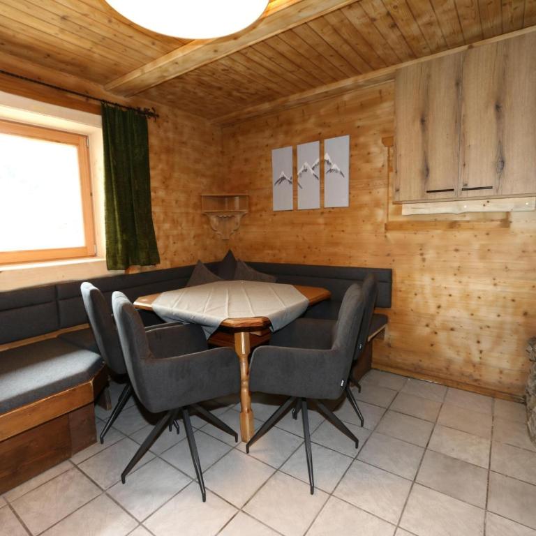 Chalet in Zillertal near Ski Slopes - Ferienhaus mit 2 Schlafzimmern - 6