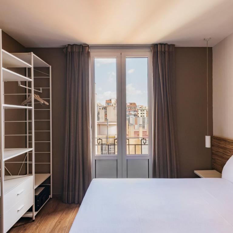 Barcelona Apartment Milà - Executive Two-Bedroom Apartment - 3