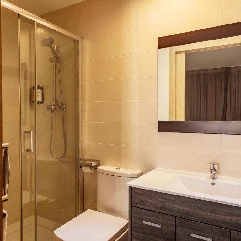 Barcelona Apartment Milà - Executive Two-Bedroom Apartment - 11