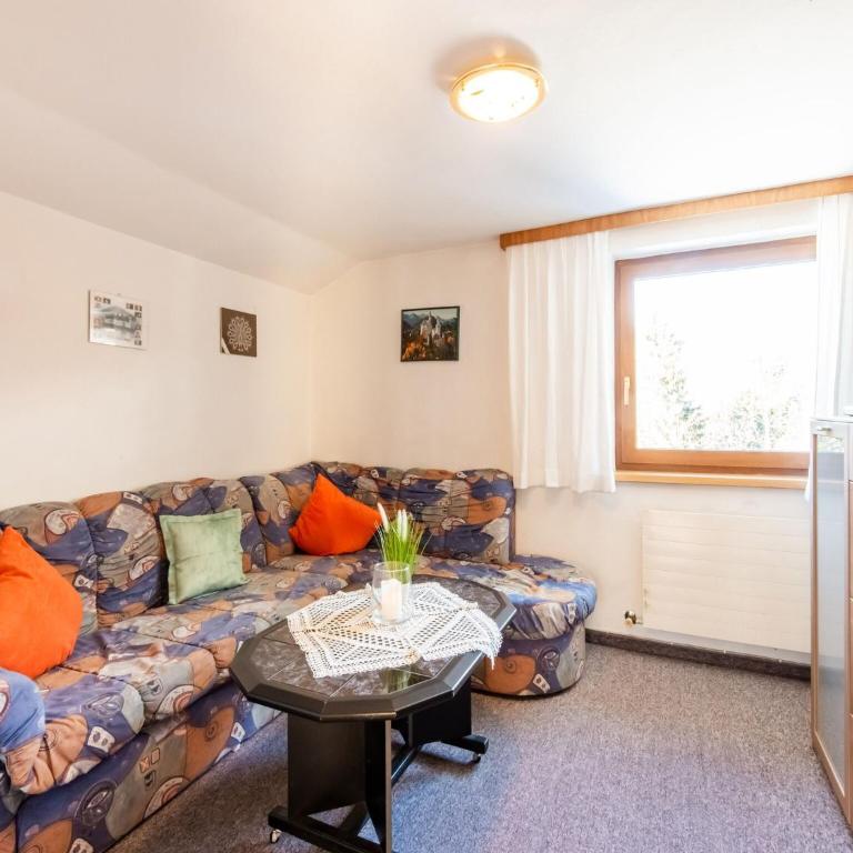 Chalet in Hainzenberg near Ski Slopes - Ferienhaus mit 5 Schlafzimmern - 2
