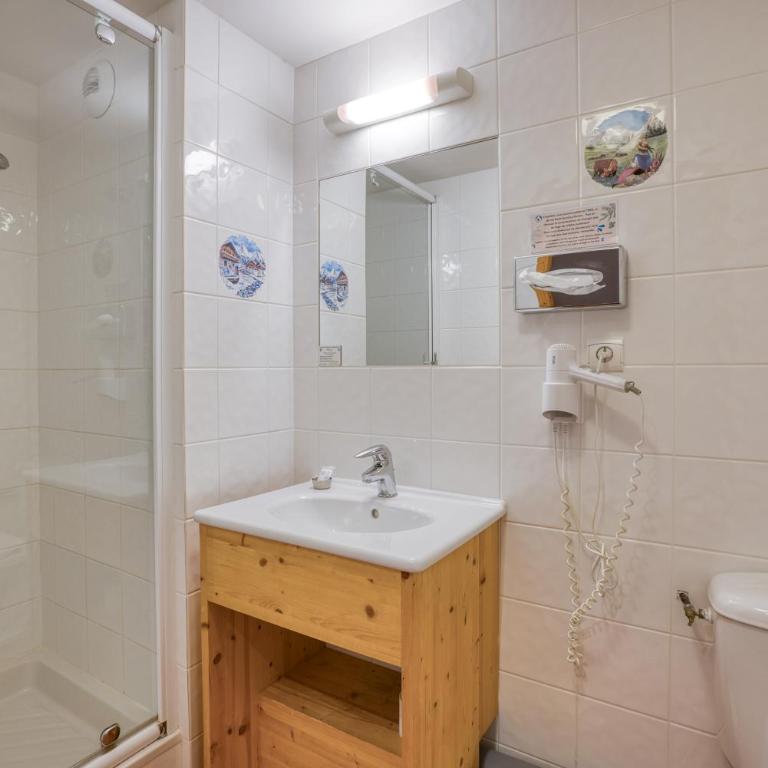 Epicéa Lodge Hôtel et Camping - Chambre Quadruple avec Balcon - 4