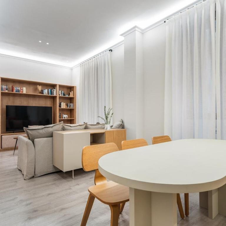 Cozy San Bernardo with terrace by Cómodo Madrid - Two-Bedroom Apartment - 10