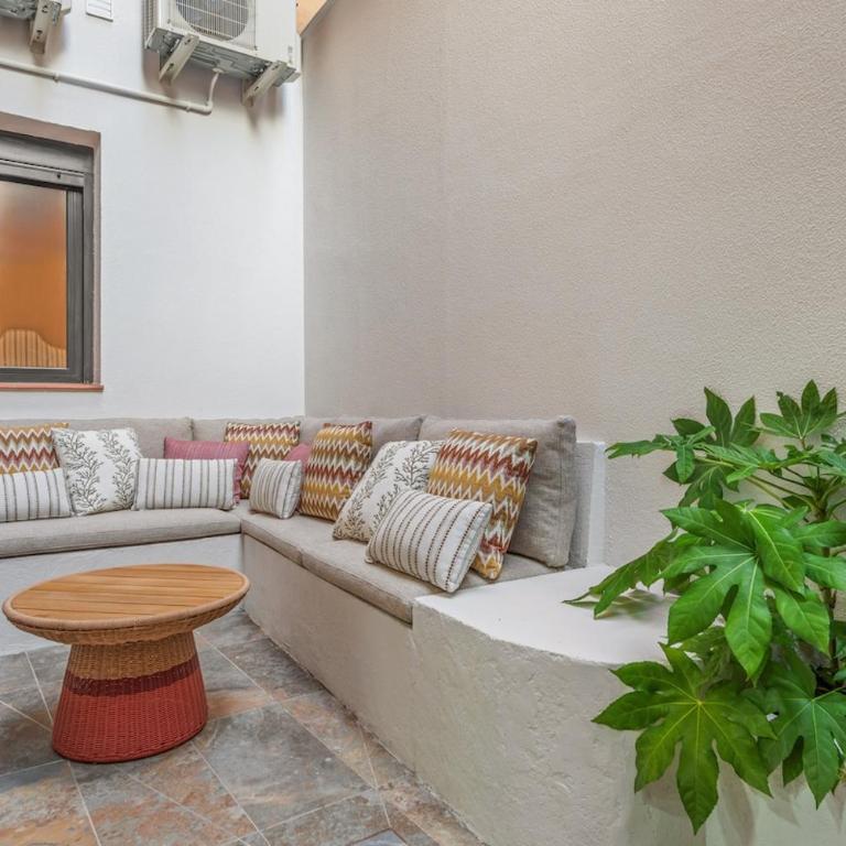 Cozy San Bernardo with terrace by Cómodo Madrid - Two-Bedroom Apartment - 16