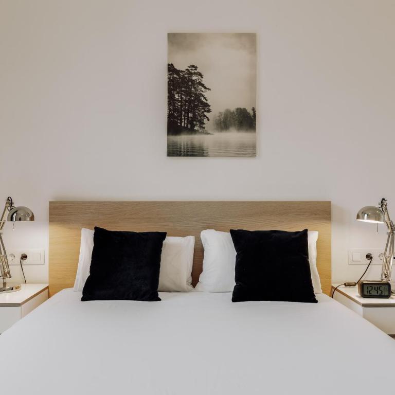 Ola Living Sant Antoni Market - Three-Bedroom Apartment with Balcony - 7