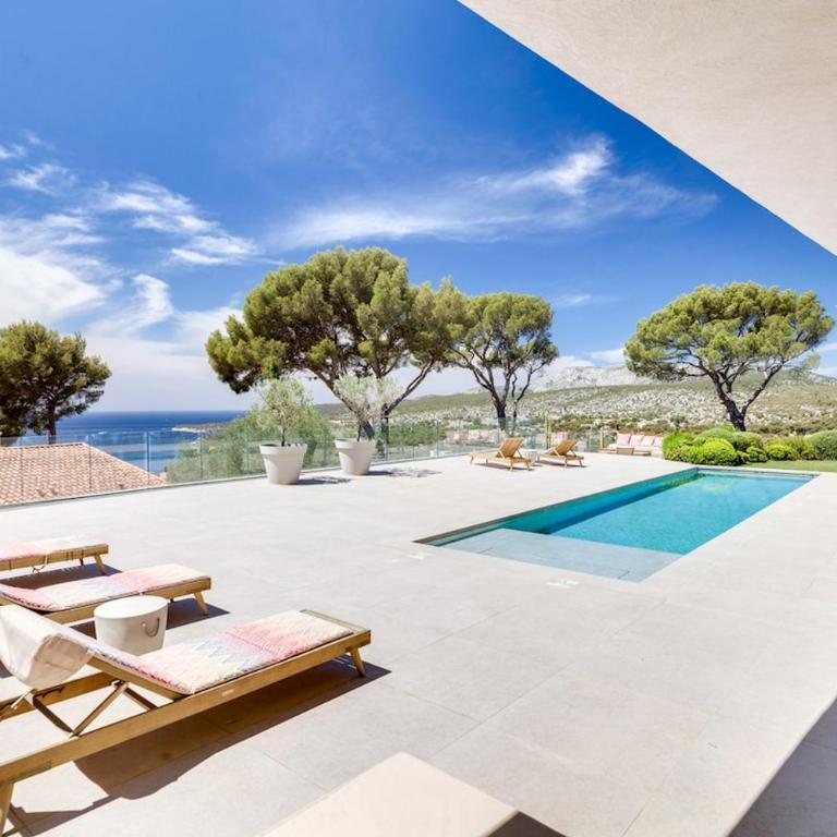 Luxurious architectural villa - Villa - 42