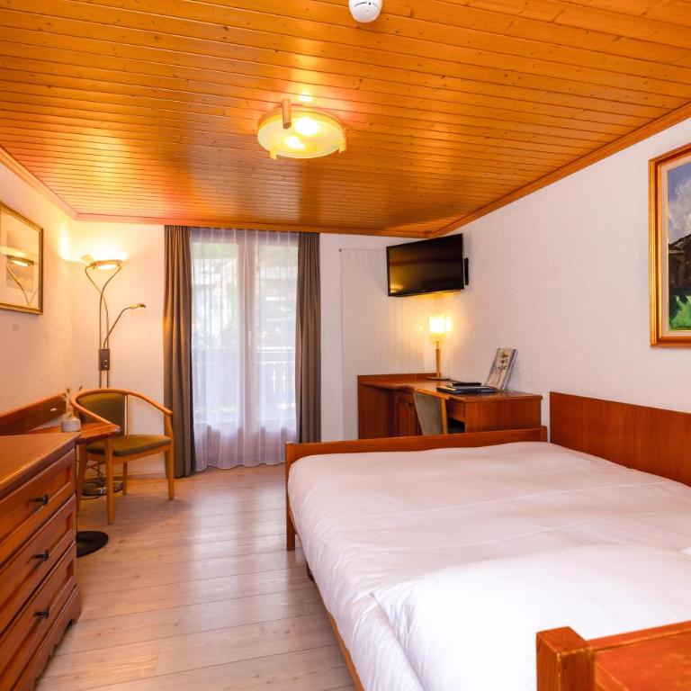 Alpenblick - Doppelzimmer mit Grandlit und Terrasse - 2