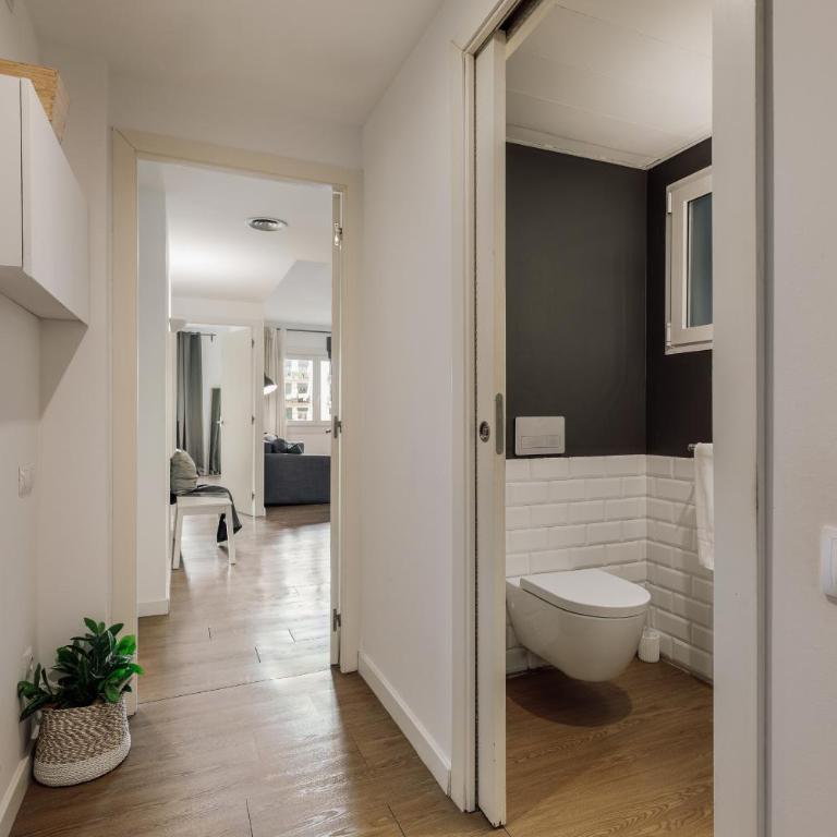 Ola Living Sant Antoni Market - Two-Bedroom Apartment with View - 9