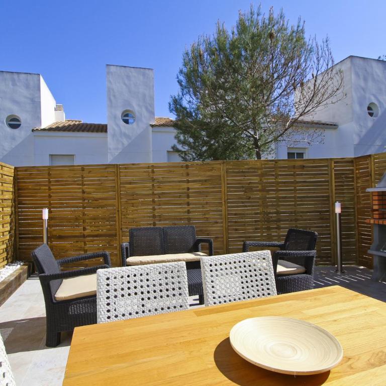 NATURE PLUS Family House - Three-Bedroom House - 14