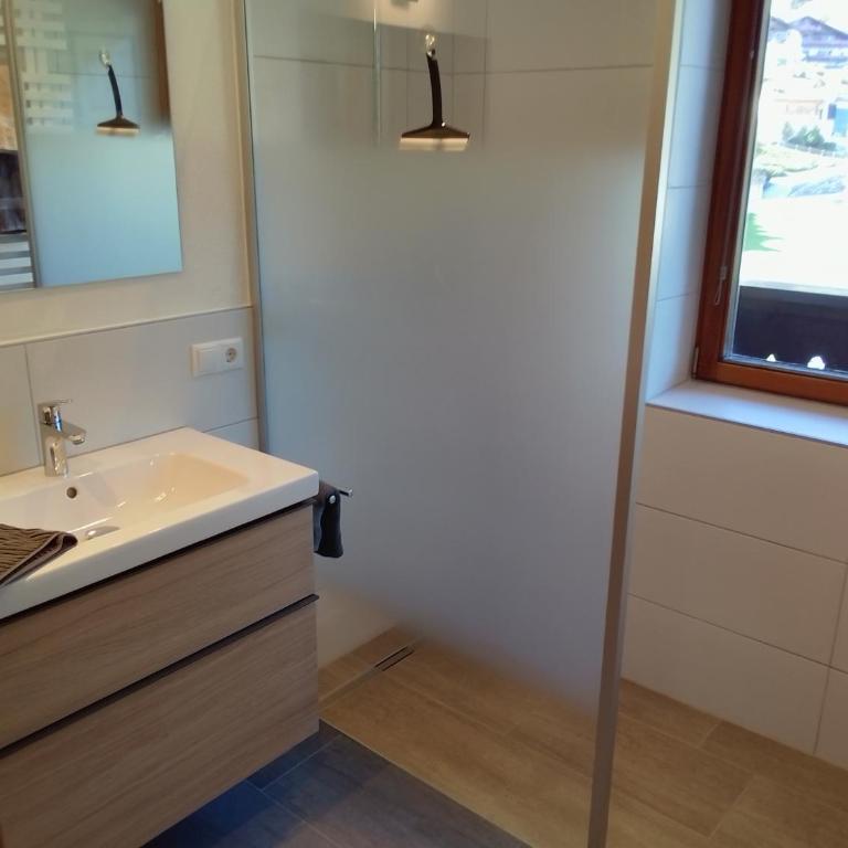 Apart Tuxertal - Apartment mit 1 Schlafzimmer, Balkon und Bergblick - 5