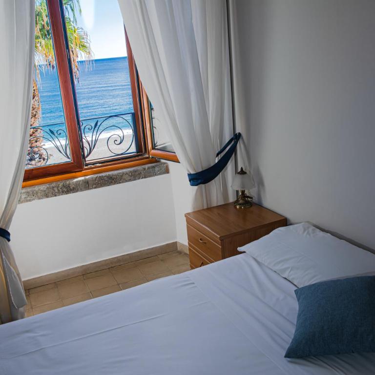 Palazzo Durante - Camera Matrimoniale/Doppia con Letti Singoli con Vista Mare - 3