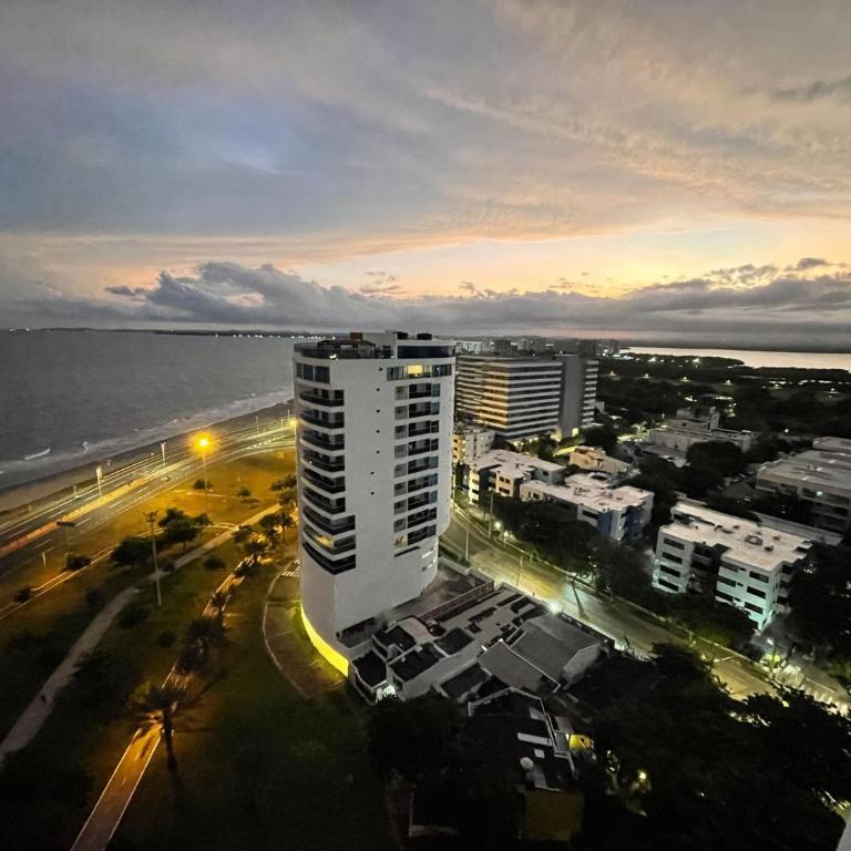 Ocean View ApartaSuite 16th Floor - Apartment - 22