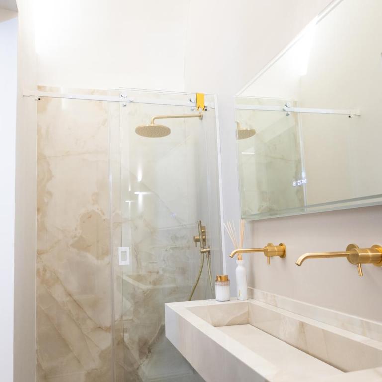 Antico Lustro - Bed and breakfast - Large Double Room - 4