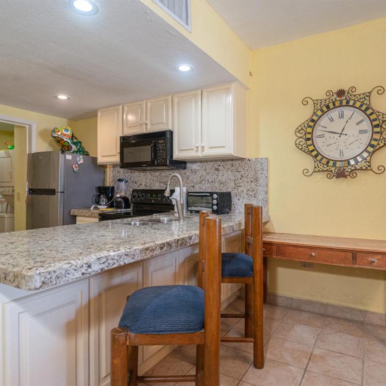 Rock n' Reel Amazing Oceanfront - Casa - 12