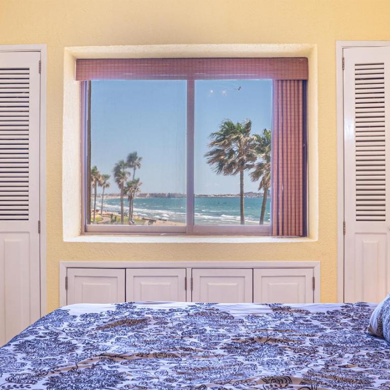 Rock n' Reel Amazing Oceanfront - Casa - 17