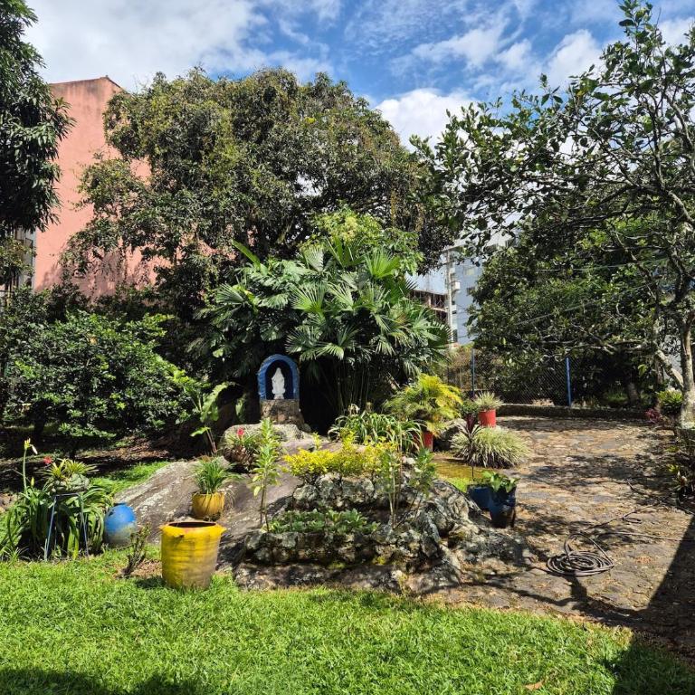 Casa rustica y familiar con piscina en La Vega Cund - Casa de 3 dormitorios - 2