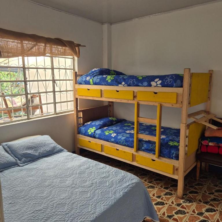 Casa rustica y familiar con piscina en La Vega Cund - Casa de 3 dormitorios - 9
