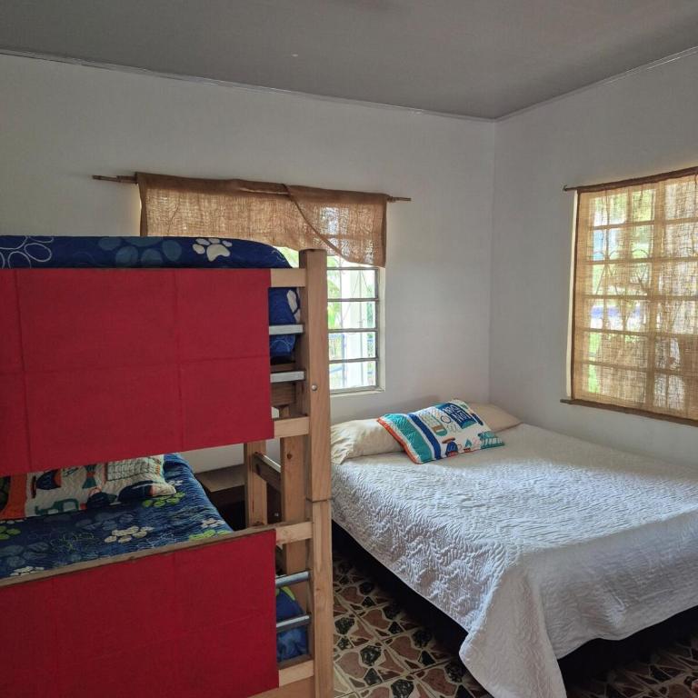 Casa rustica y familiar con piscina en La Vega Cund - Casa de 3 dormitorios - 12
