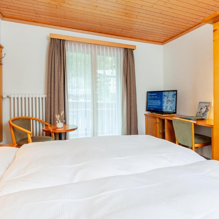 Alpenblick - Doppelzimmer mit Balkon oder Terrasse - 2