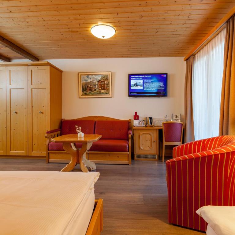 Alpenblick - Dreizimmerzimmer mit Balkon und Blick auf Matterhorn - 2