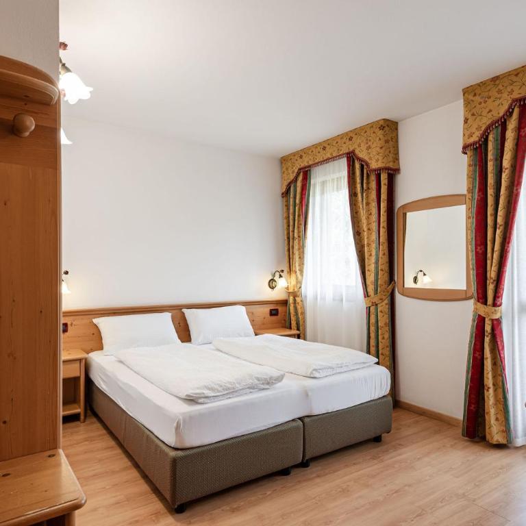 Hotel Genzianella - Standard Quadruple Room - 2