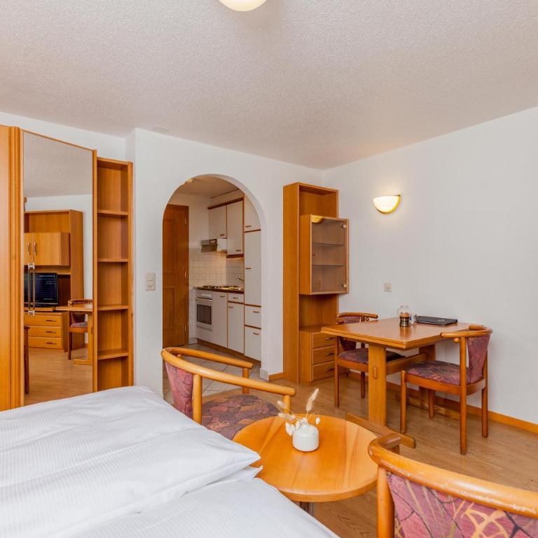 Alpenblick - Studio Apartment Bonatti-Nebengebäude (ohne Aufzug) mit Balkon oder Terrasse mit Blick auf Matterhorn - 4