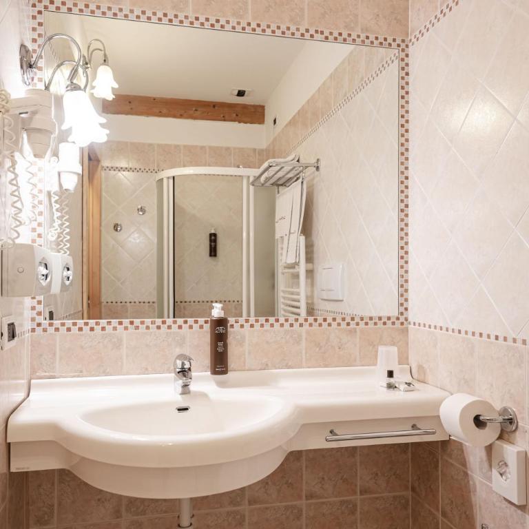 Hotel Genzianella - Standard Double or Twin Room - 7