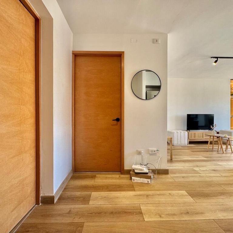 Moderno y luminoso 2D y 2B en Las Condes - Two-Bedroom Apartment - 2