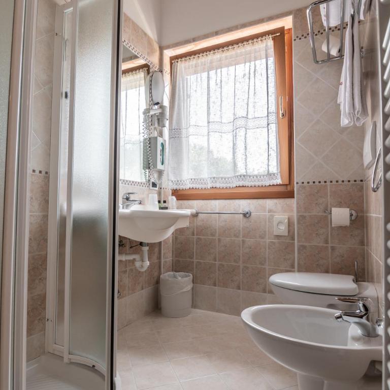Hotel Genzianella - Standard Double or Twin Room - 4