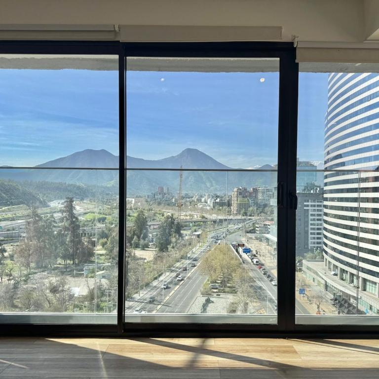 Moderno y luminoso 2D y 2B en Las Condes - Two-Bedroom Apartment - 13