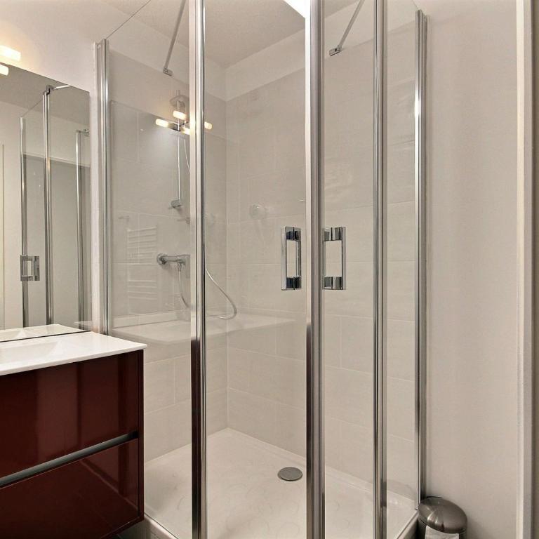 Bel appartement 2 pièces avec piscine et parking, 4 personnes - Apartment mit 1 Schlafzimmer - 10