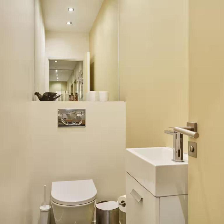 Stylish Apartment in Le Marais, Paris Centre - Apartment - 37
