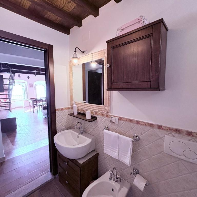 La Casina Colorata - Appartamento con 2 Camere da Letto e Vista Città - 10