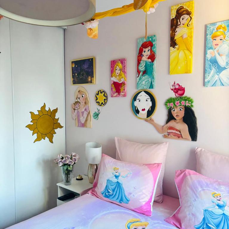 THE ENCHANTED HOUSE ( 15 min walk to Disney) - Apartment mit 2 Schlafzimmern - 94