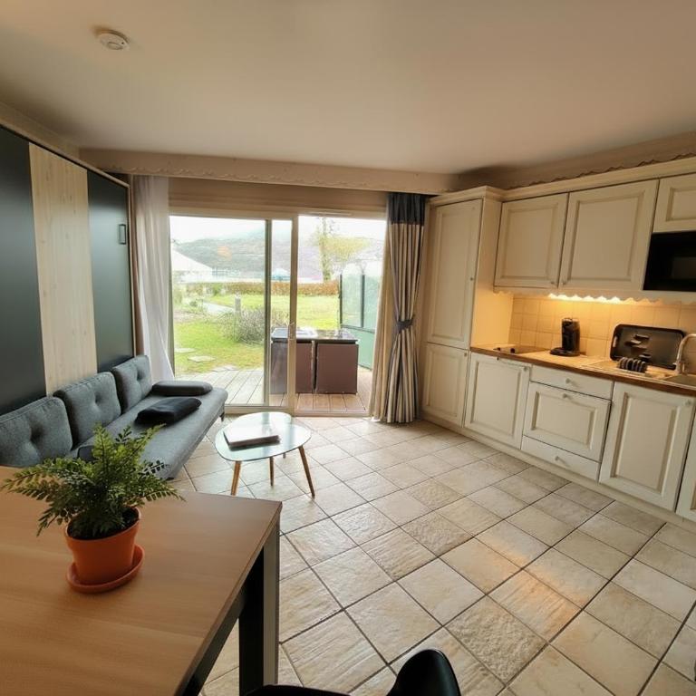 Appartement Cozy en rez de jardin avec Plage et Parking Privés au Bord du Lac d'Annecy - Appartement 1 Chambre - 2