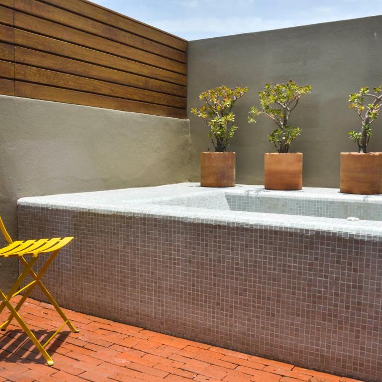 Hotel Criol - Suite with Hot Tub - 5