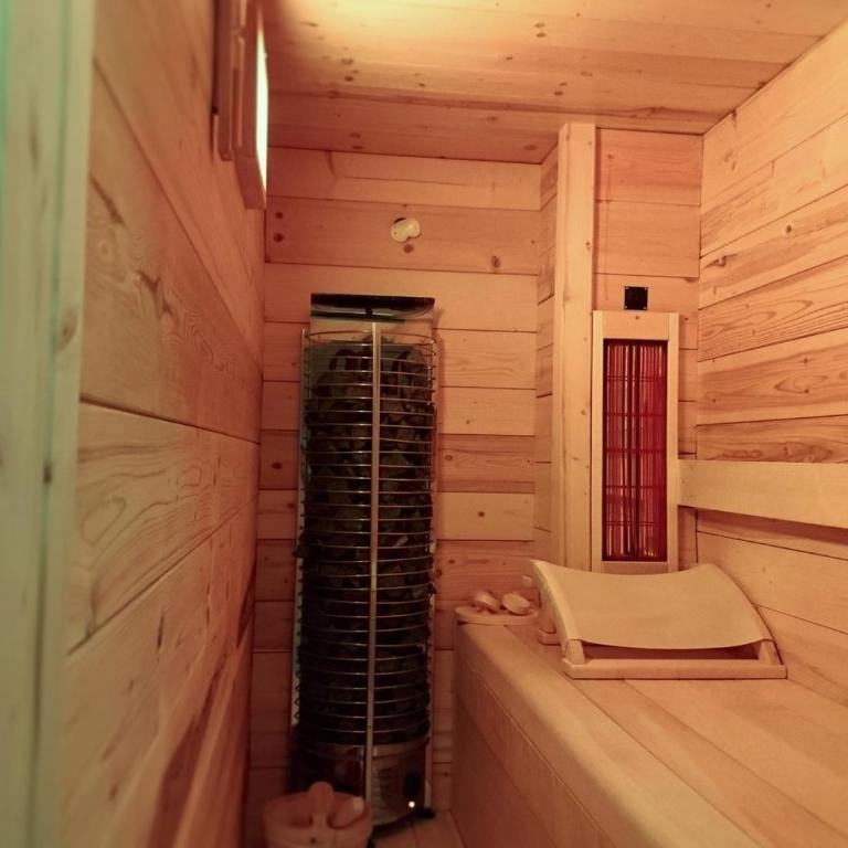 Appartement luxe 130m² avec sauna, jacuzzi à La Tania - WIFI, parking - Three-Bedroom Apartment - 11